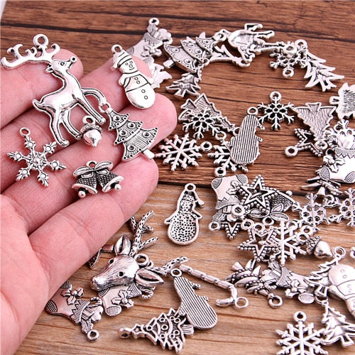 PULCHRITUDE 20Pcs Mixed Two Color Christmas Boot Snowman Boot Snowflake Charms Pendants Jewelry Making Accessor T0977