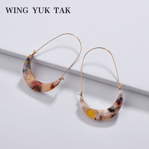 wing yuk tak Acrylic Moon Hoop Earrings For Women Hot Sales Modern Jewelry Vintage Fashion Woman Earrings Female 2019